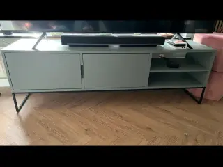 TV bænk