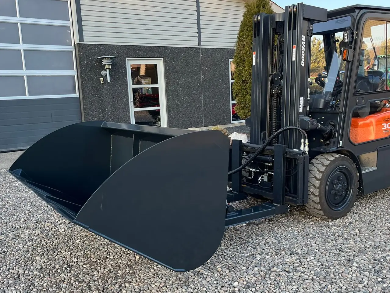 Billede 14 - Limas TRUCK SKOVL 2m bred. til montering på pallegafler