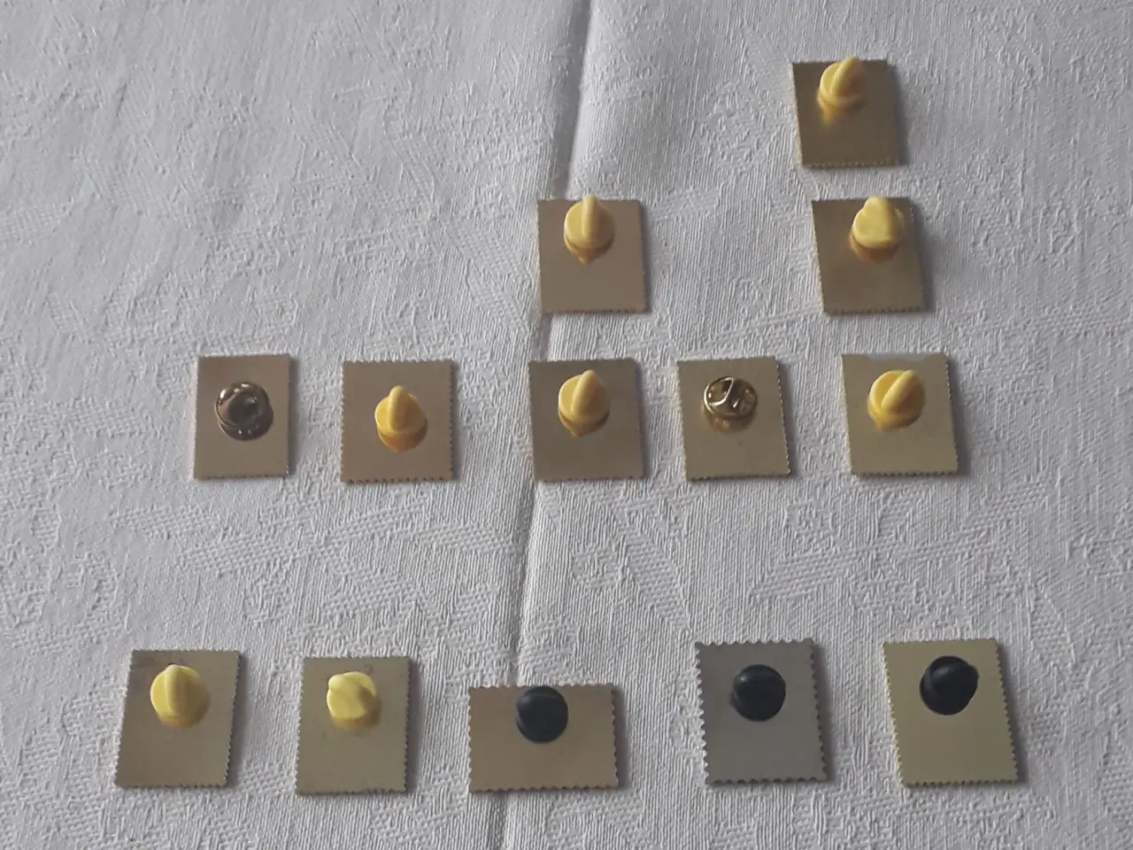 Billede 2 - Pins med julemærker