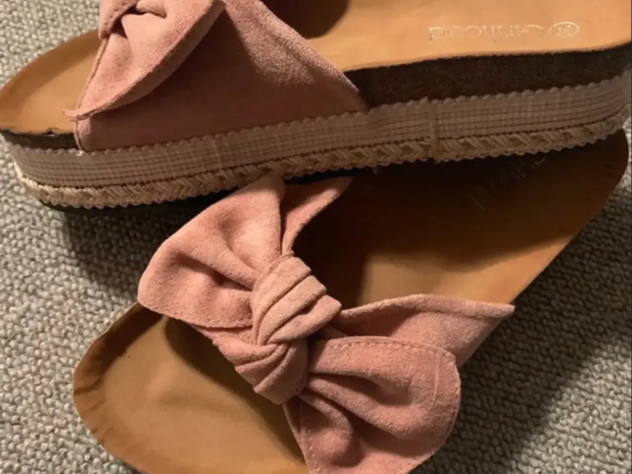 Billede 1 - Rosa sandaler Str 37
