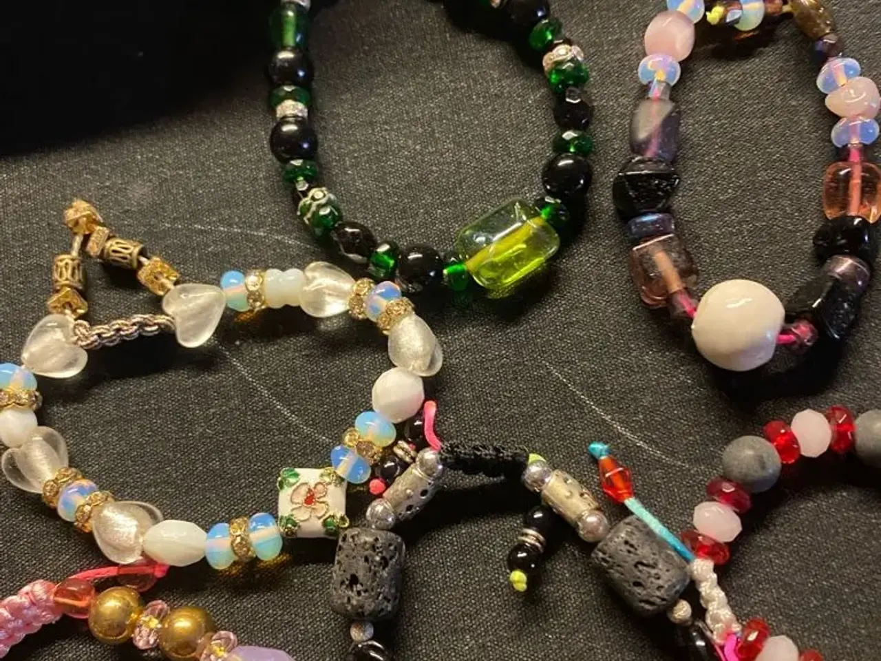 Billede 4 - Nye knyttede armbånd
