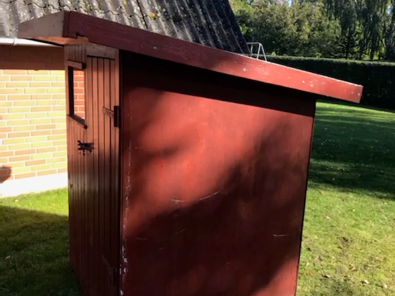 Billede 3 - Flot hønsehus med ståltag