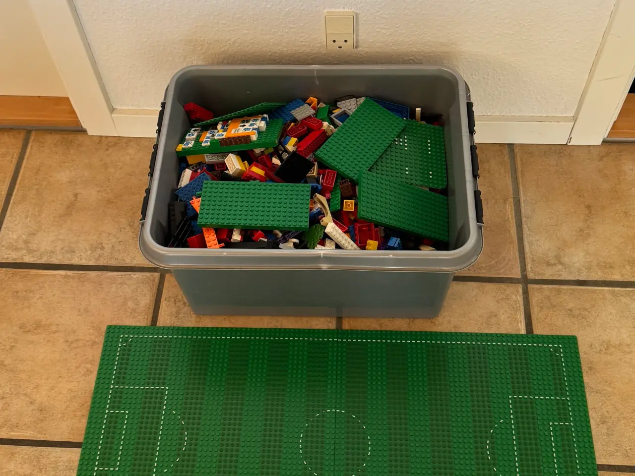 Billede 1 - Lego blandet med grøn fodboldplade