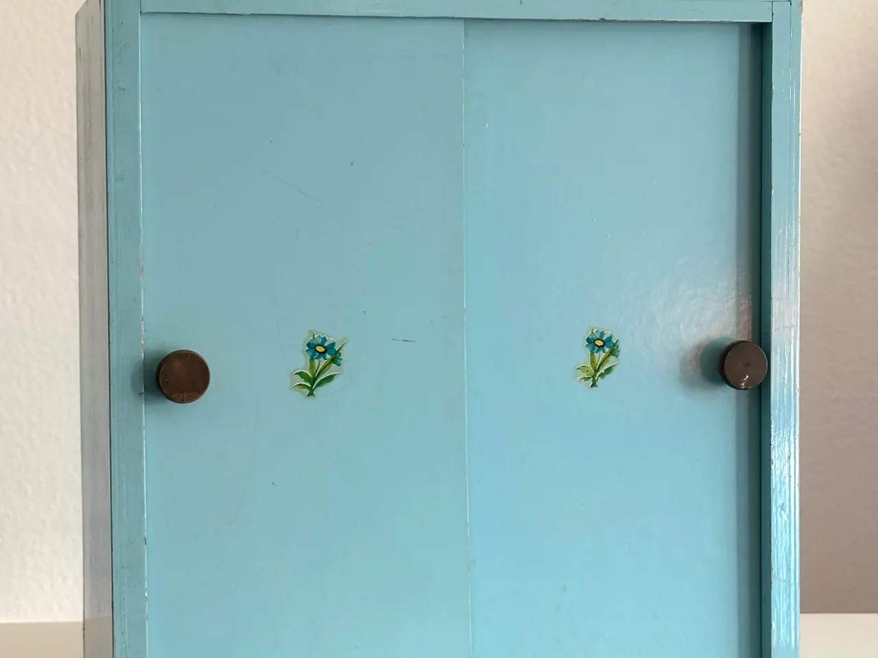 Billede 3 - Vintage dukkeskab m 2 låger