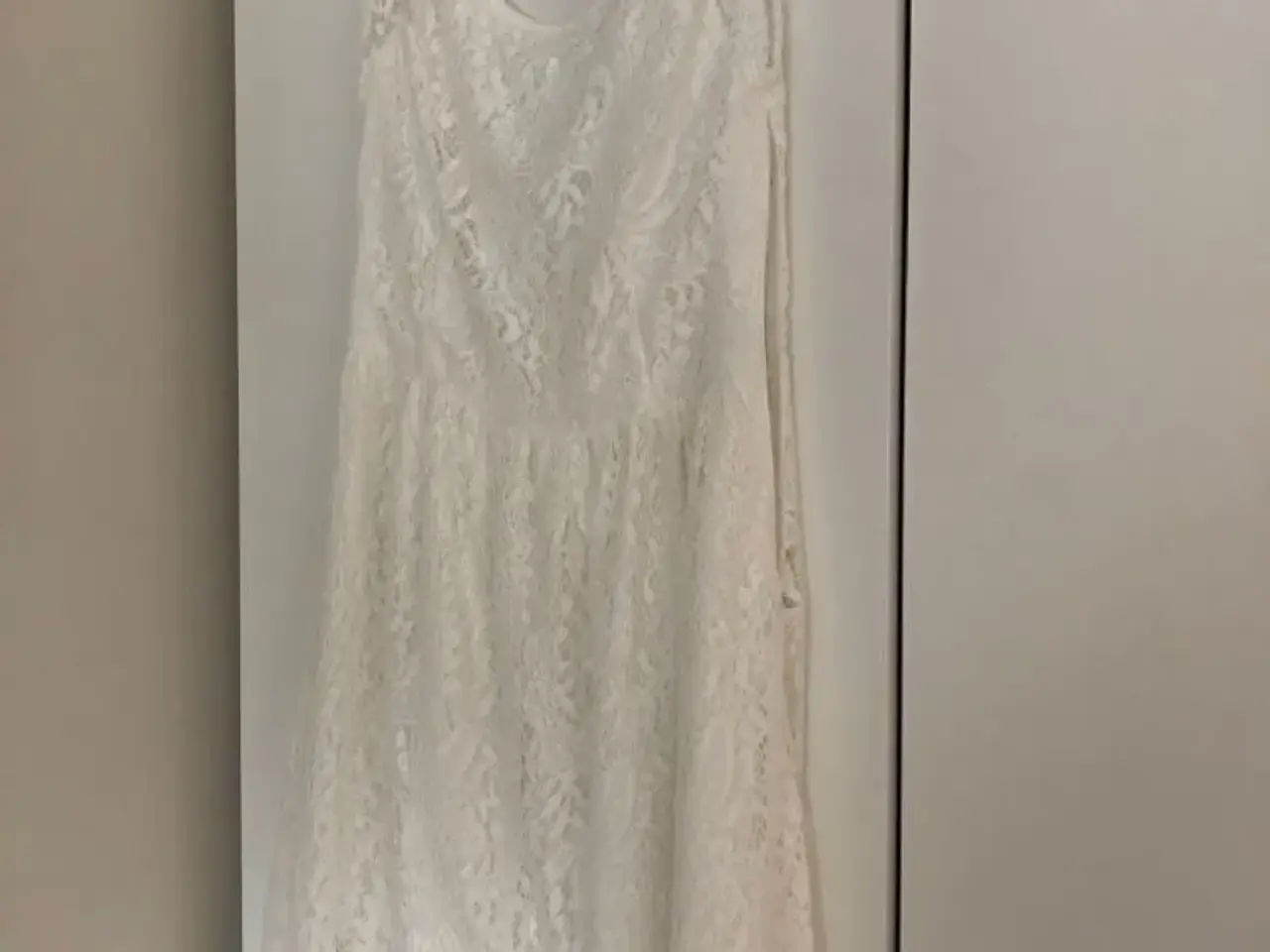 Billede 2 - Konfirmationskjole “White and more” kjole sælges