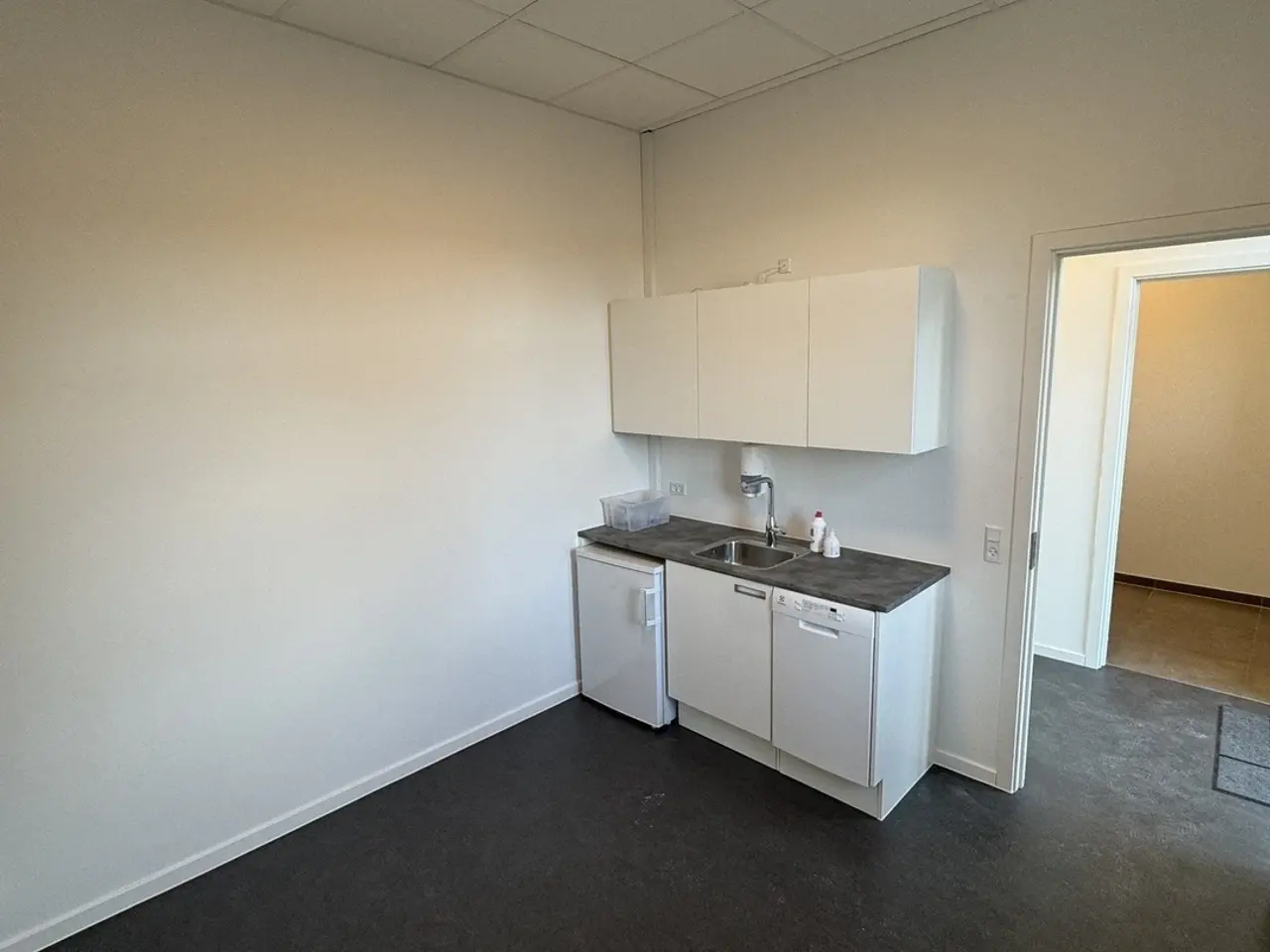 Billede 8 - Central beliggende butik Farum Hovedgade 48A