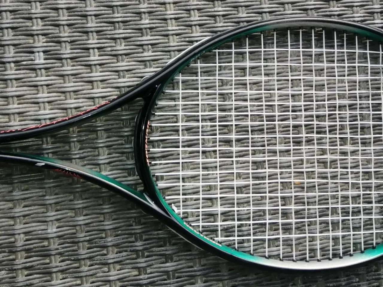 Billede 2 - DUNLOP PRO NEUTRON GRAPHITE, STR. 3, I FLOT STAND