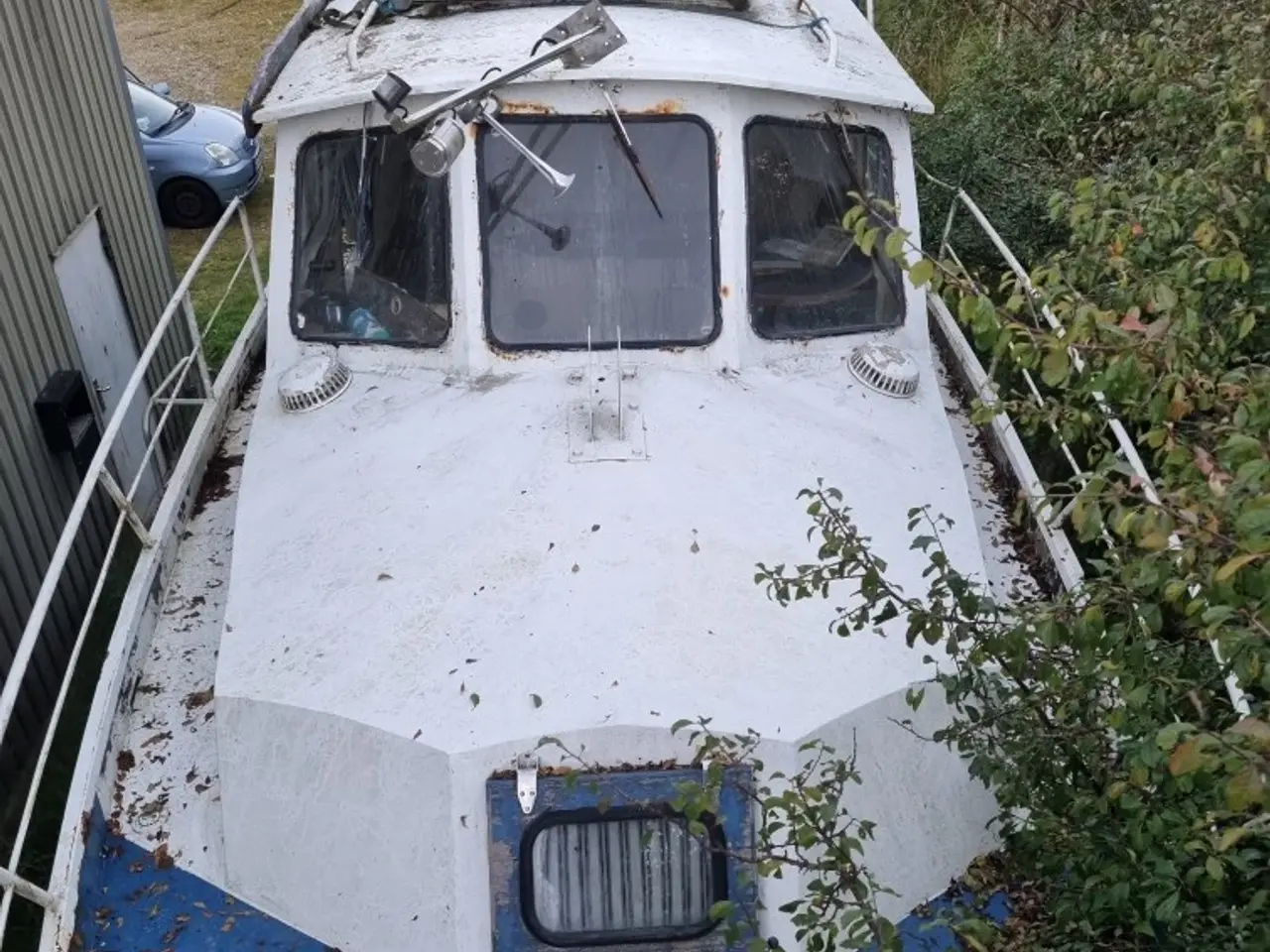 Billede 6 - motor båd med flybridge bortgives