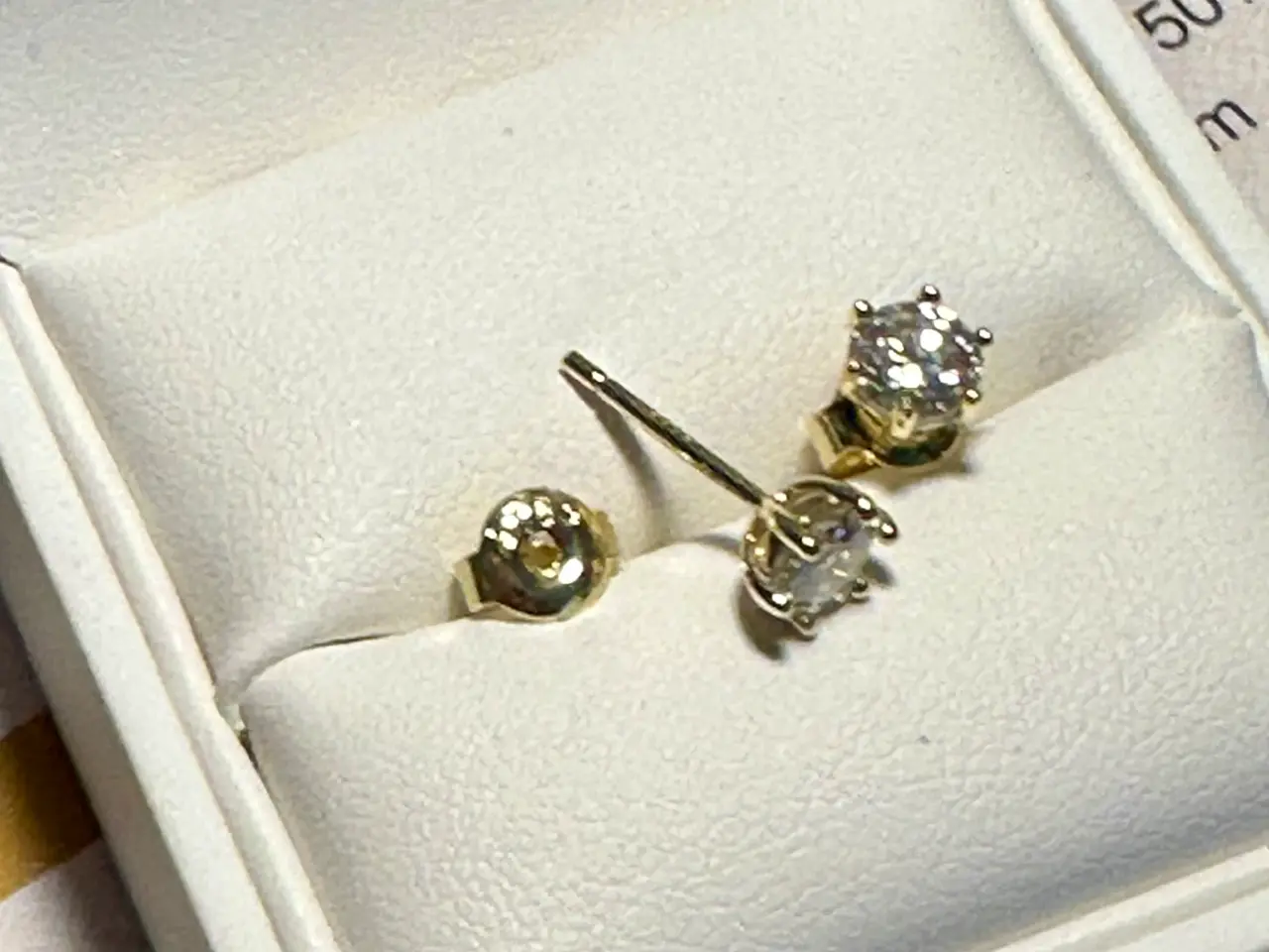 Billede 5 - Nye ørestikker med 0,5 karat  moissanite i hver 