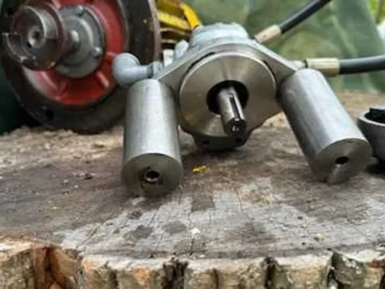 Billede 2 - Hydraulik pumpe købes