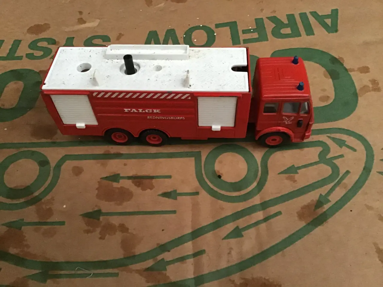 Billede 7 - Model biler, billede 1 og 2. 250kr. Brandbilerne