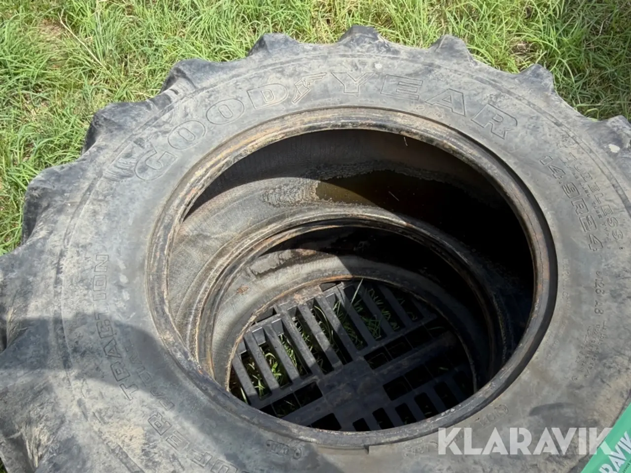 Billede 3 - Traktordæk Goodyear 14.9R24