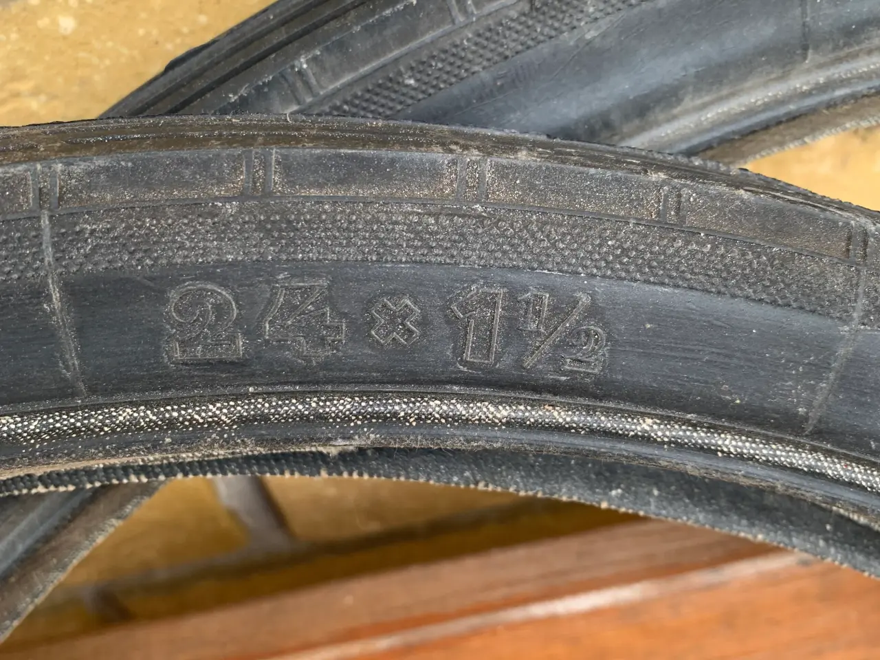 Billede 4 - Dæk Vulst 24x11/2