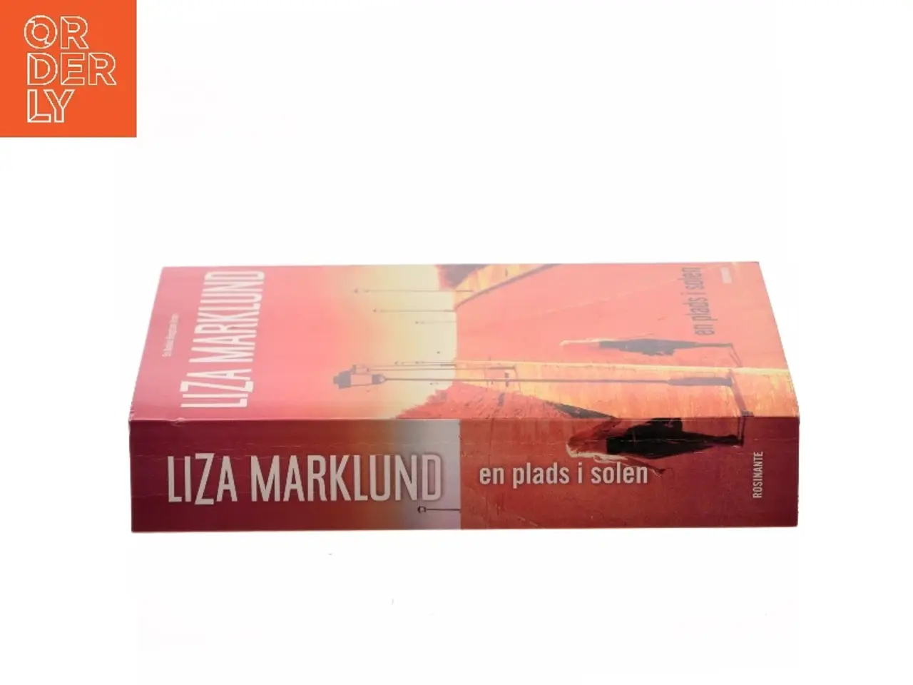 Billede 2 - En Plads I Solen af Liza Marklund (Bog)