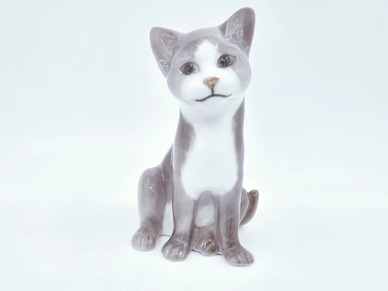 Billede 1 - B & G Figur Siddende Grå Kat nr. 2515. sortering 1
