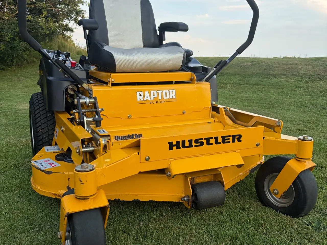 Billede 1 - Hustler Raptor 48” flip up