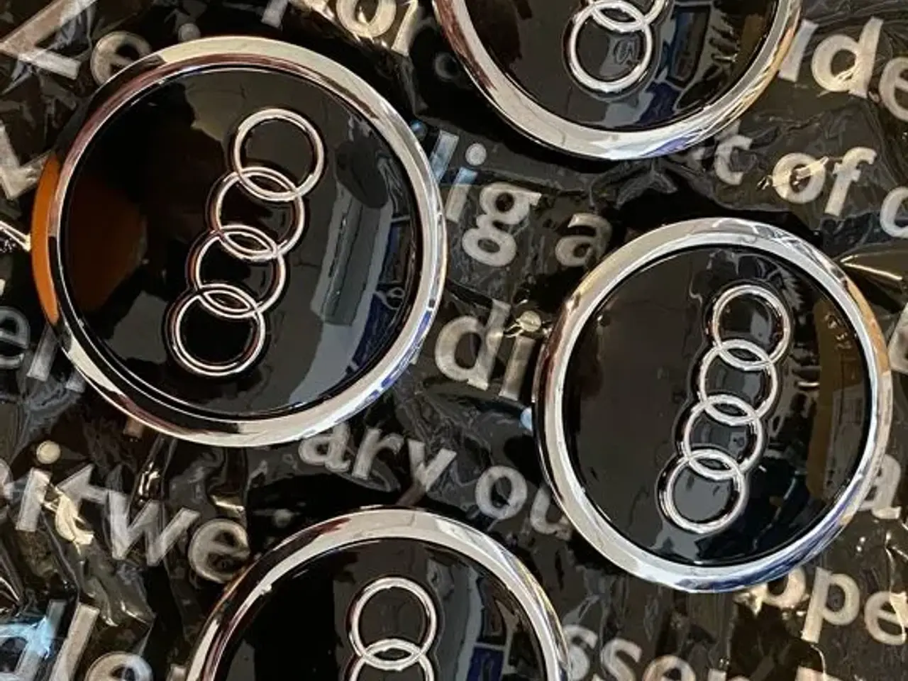 Billede 1 - Audi centerkapsler sort / krom