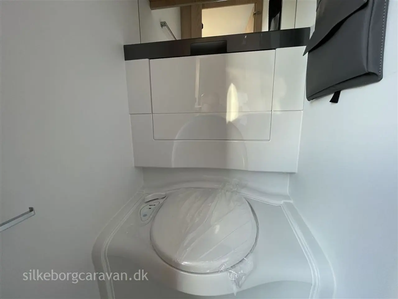 Billede 9 - 2026 - Adria Aviva 400 PS