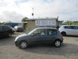 Renault Clio II 1,2 8V Family Authentique