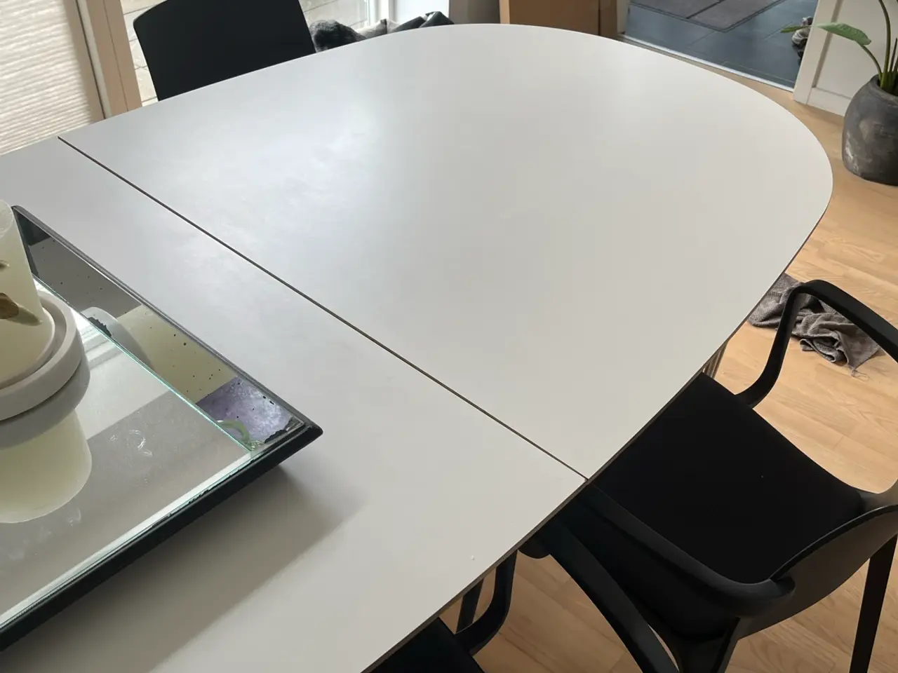 Billede 1 - Stort flot spisebord Fra HASLEV møbelsnedkeri.