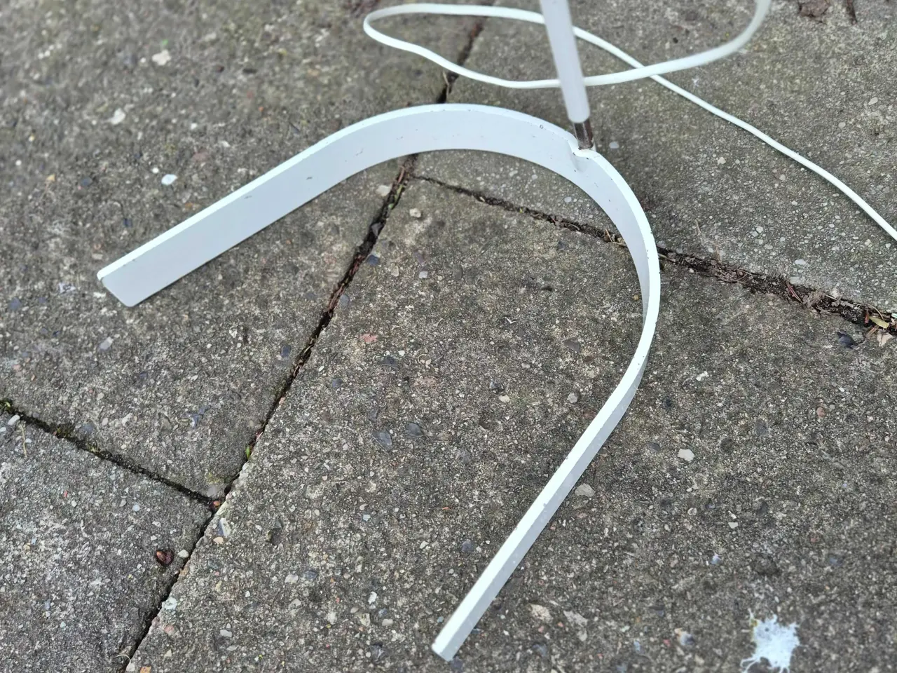 Billede 9 - Usædvanlig gulvlampe med skråtstillet stander