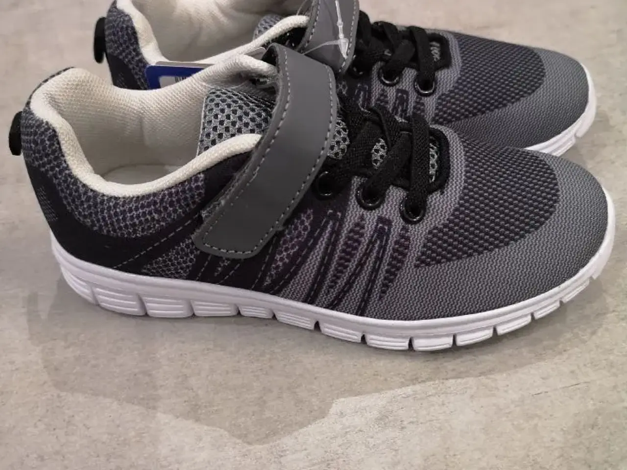 Billede 1 - Sneakers str. 30 (aldrig brugt)