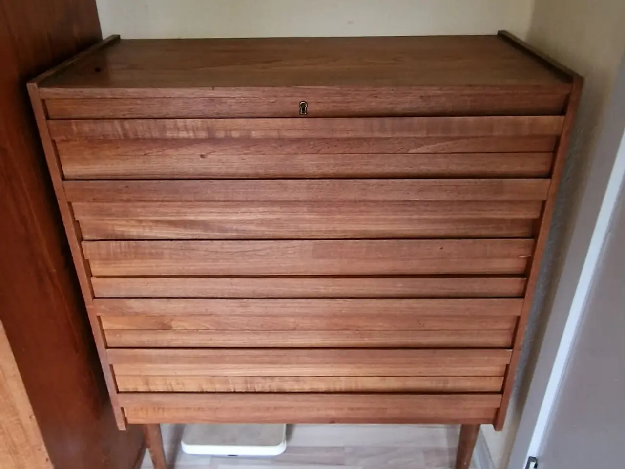 Billede 1 - Teak træ kommode