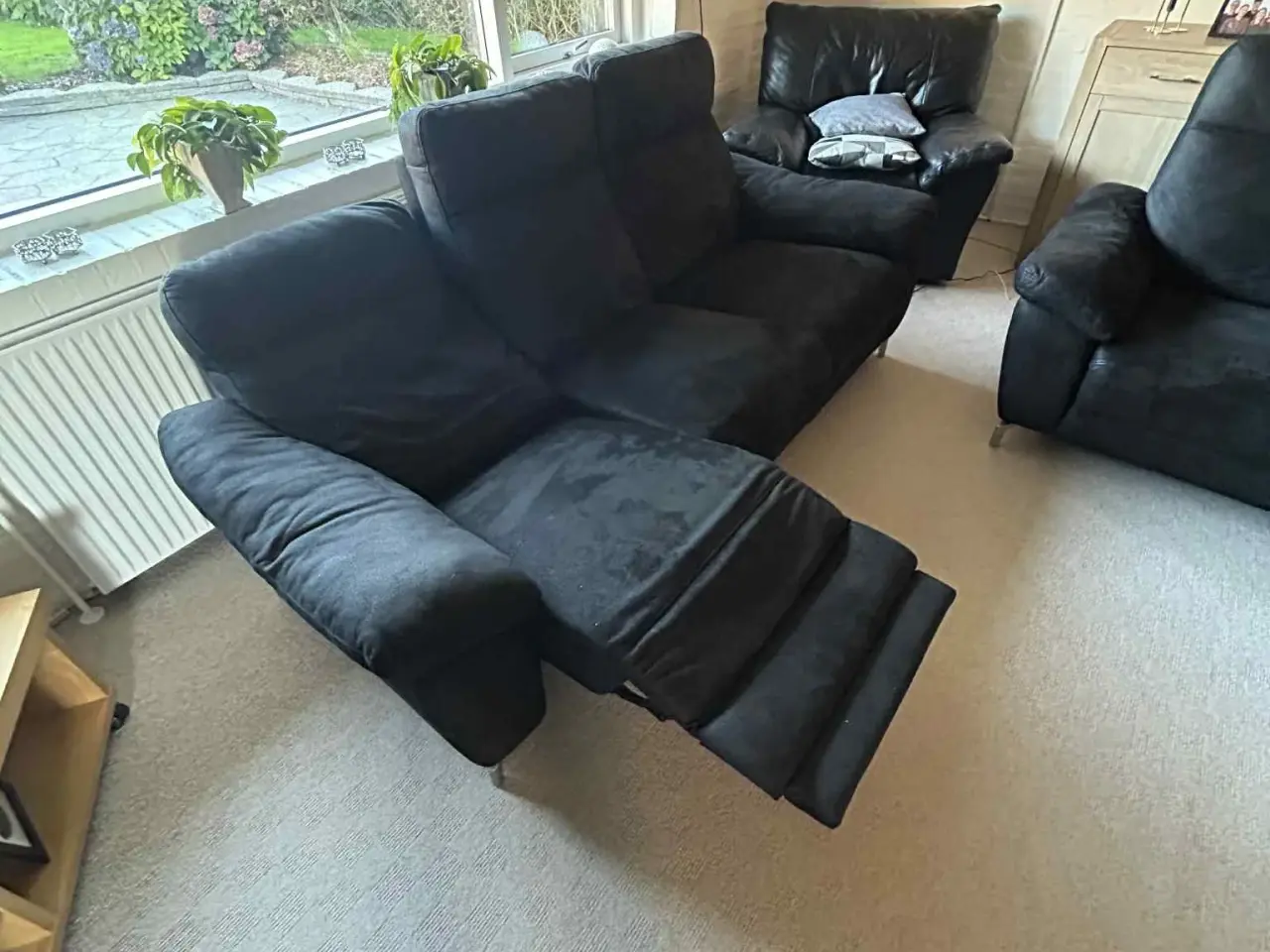 Billede 1 - Sofasæt i sort stof. Model Selesta / Bud modtages.