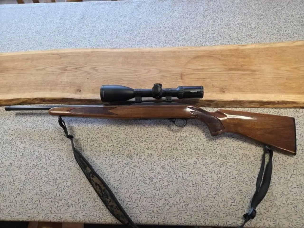 Billede 1 - Winchester salonriffel 22 LR Halvautonatisk