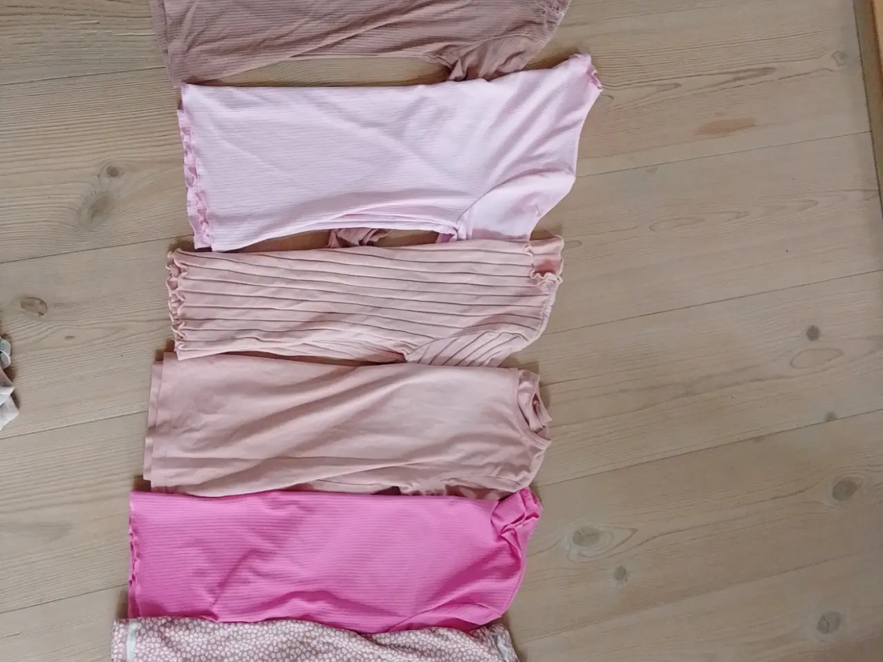 Billede 1 - Blusepakke fra H&M og VRS