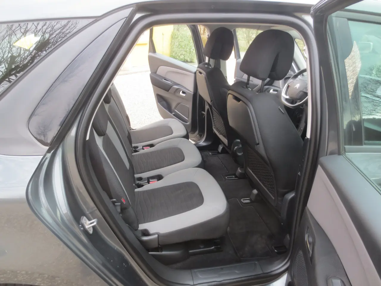 Billede 14 - Pæn Citroen C4 Picasso 1.2 i 130 Hk År 15 Nys,