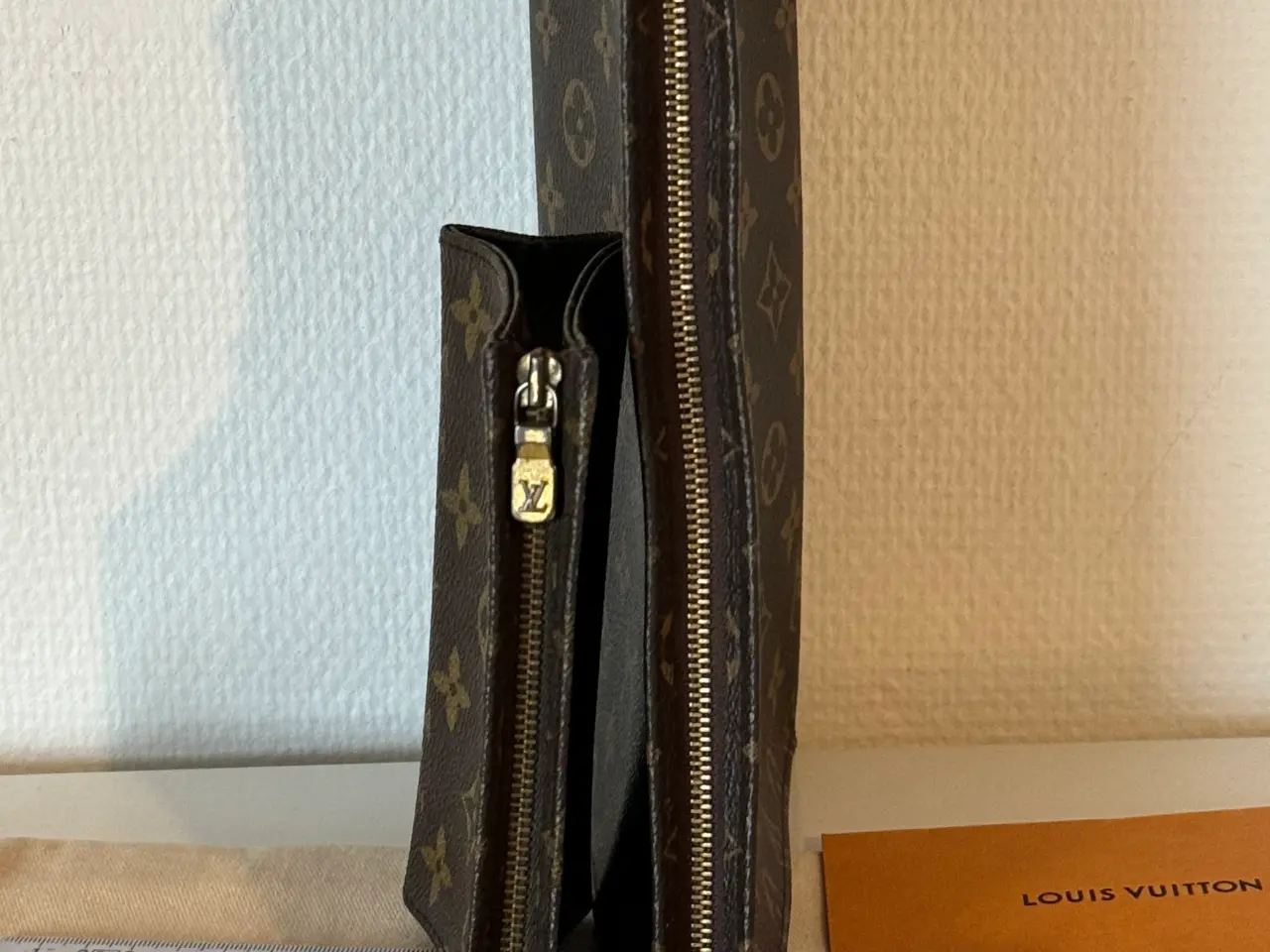 Billede 9 - r Louis Vuitton Toiletry pouch 26 & toilettaske.