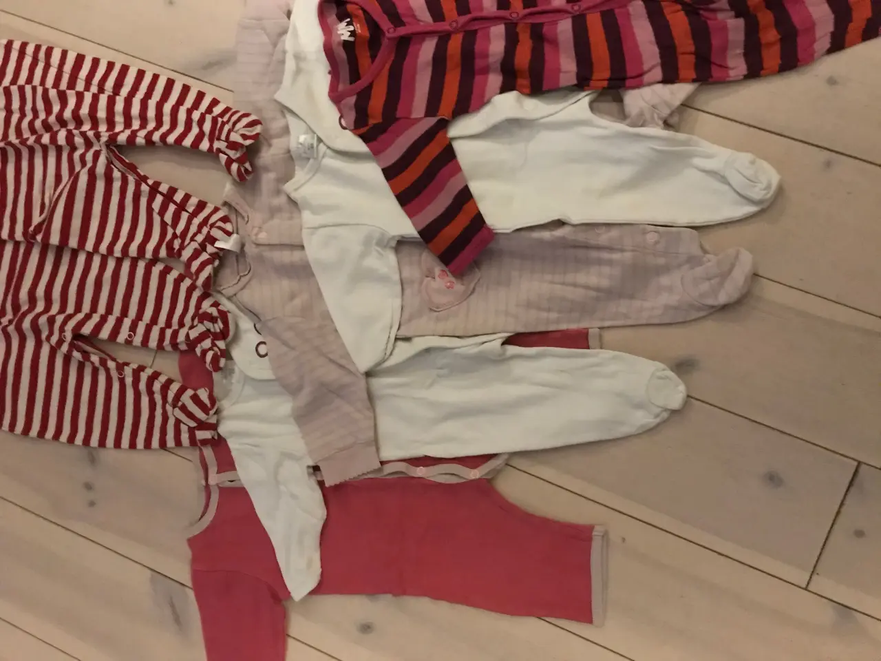 Billede 2 - Pigetøj, 7 dele, str. 68