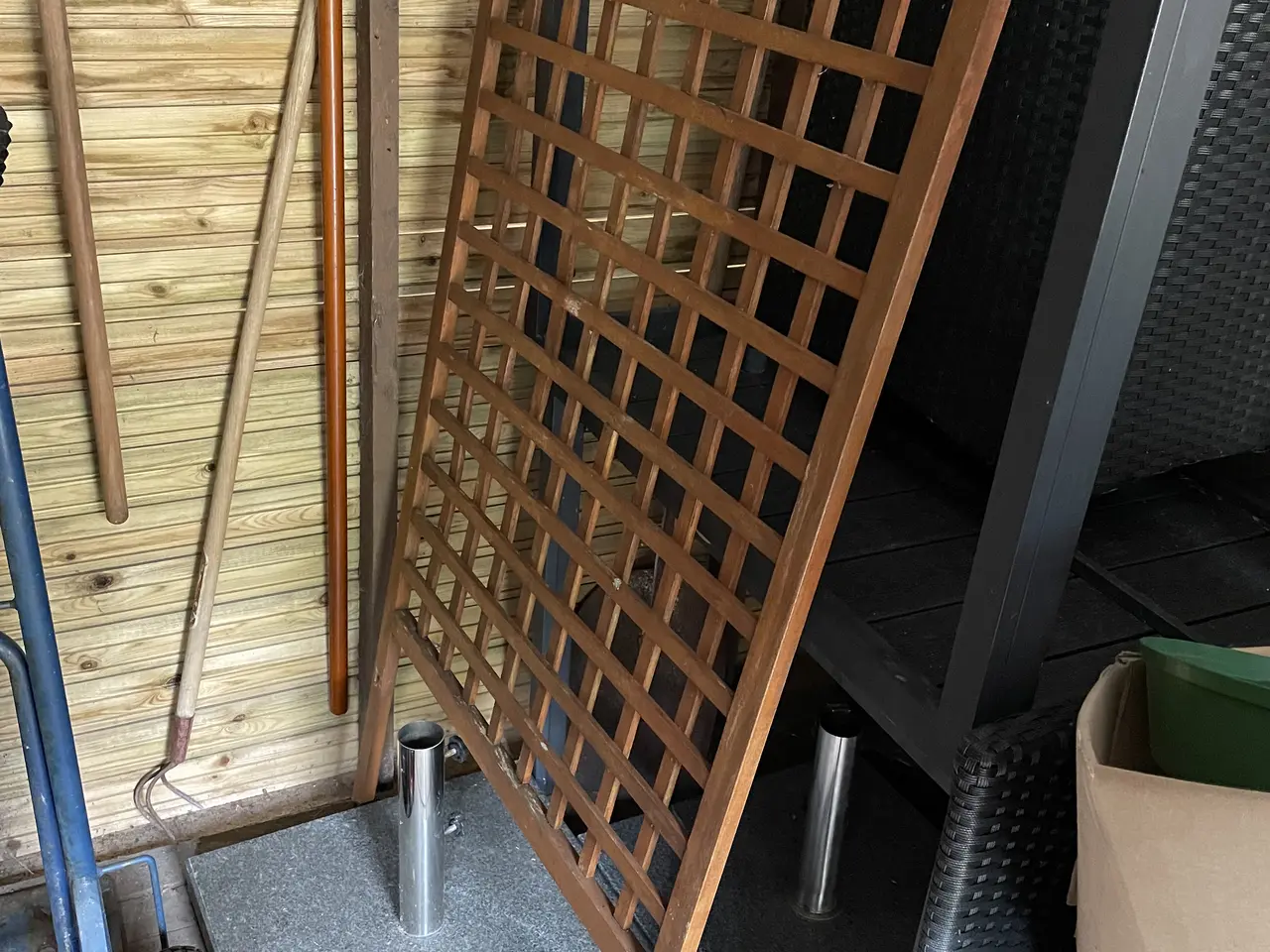 Billede 3 - Rosenbænk og 2 fine plantekasser med espalier