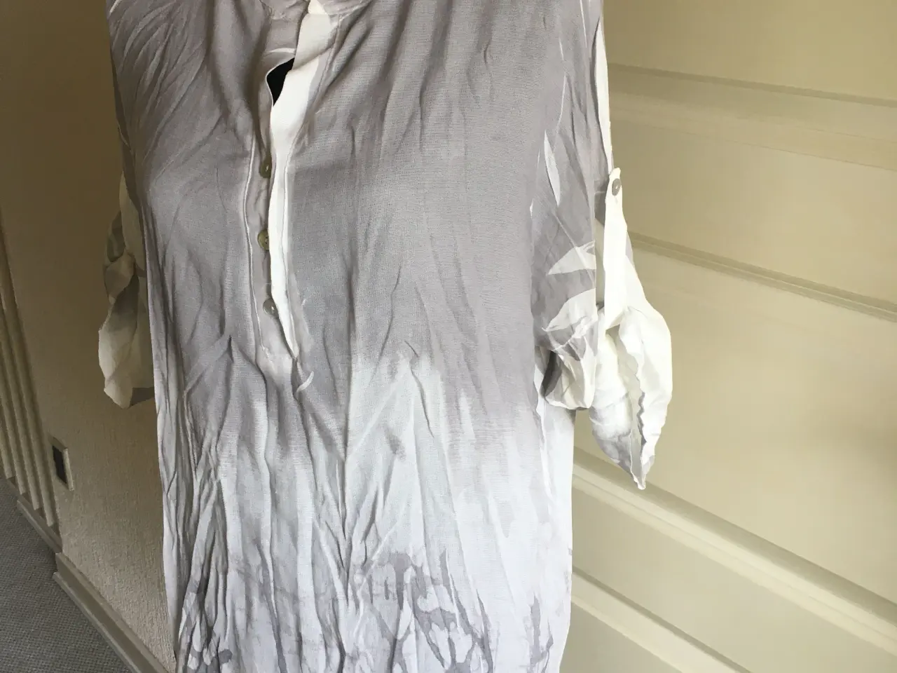 Billede 3 - Helt ny Made in Italy lang bluse str. 38