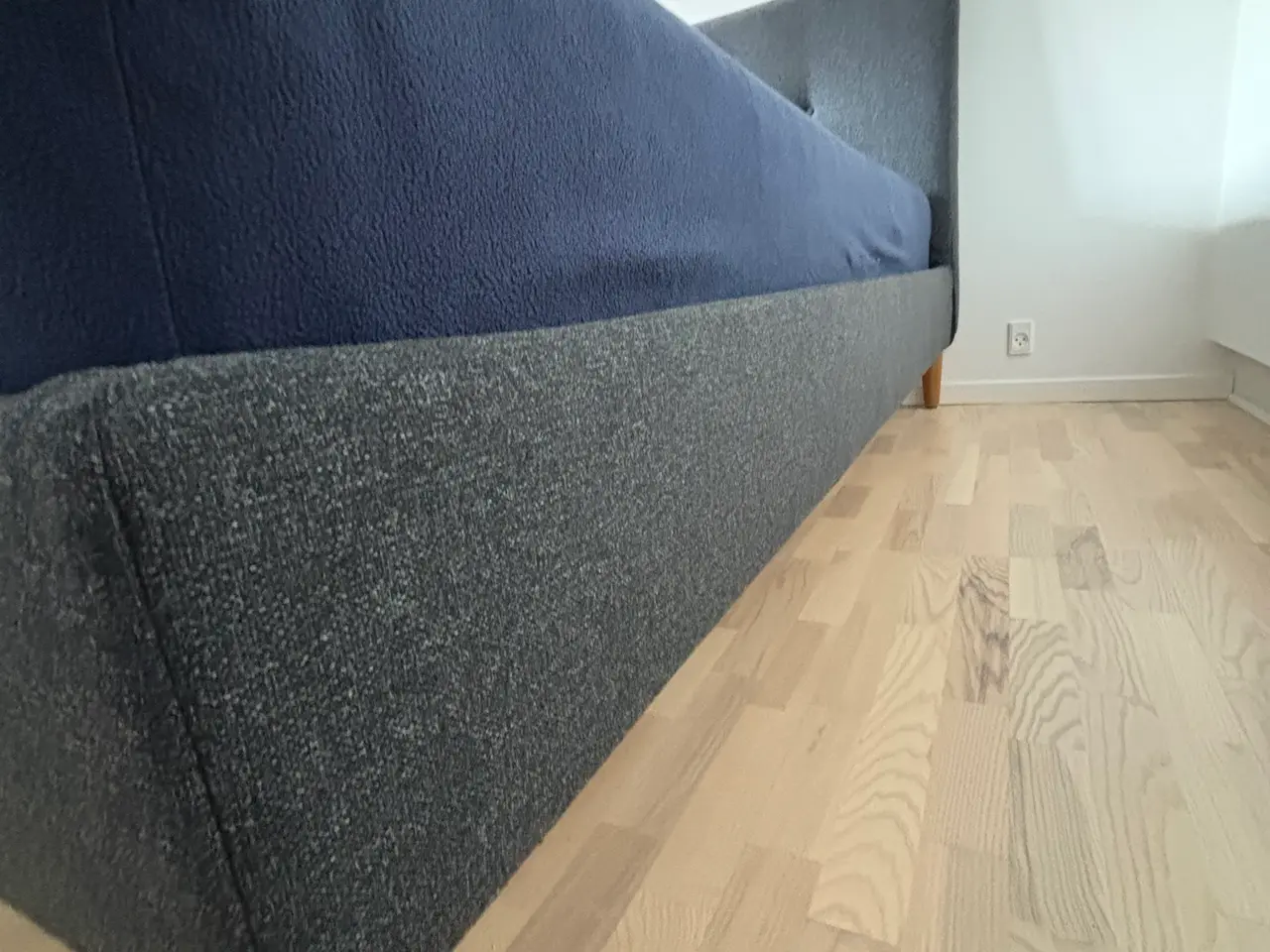 Billede 3 - Bed Frame 160x200 + Mattress – Sold Separately or 