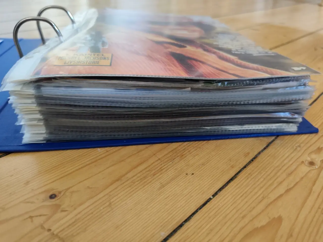 Billede 2 - Stort Ringbind med Michael Jackson 