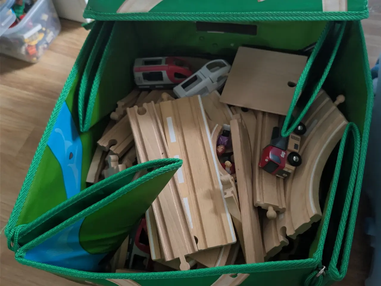 Billede 3 - Brio 30052 + ekstra  elektriske tog og skinner