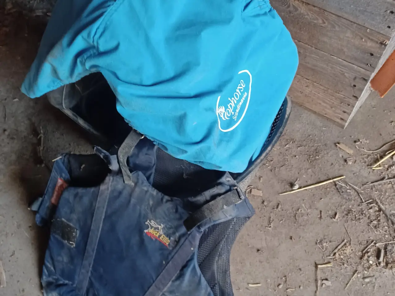 Billede 1 - Heste udstyr sadel og sikkerhedsvest