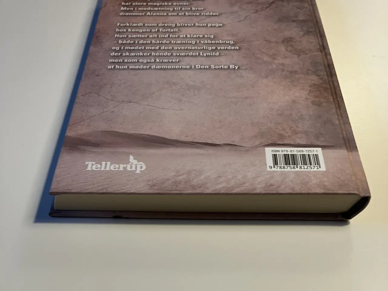 Billede 4 - Løvindens sang. Bind 1 - Alanna. Af Tamora Pierce