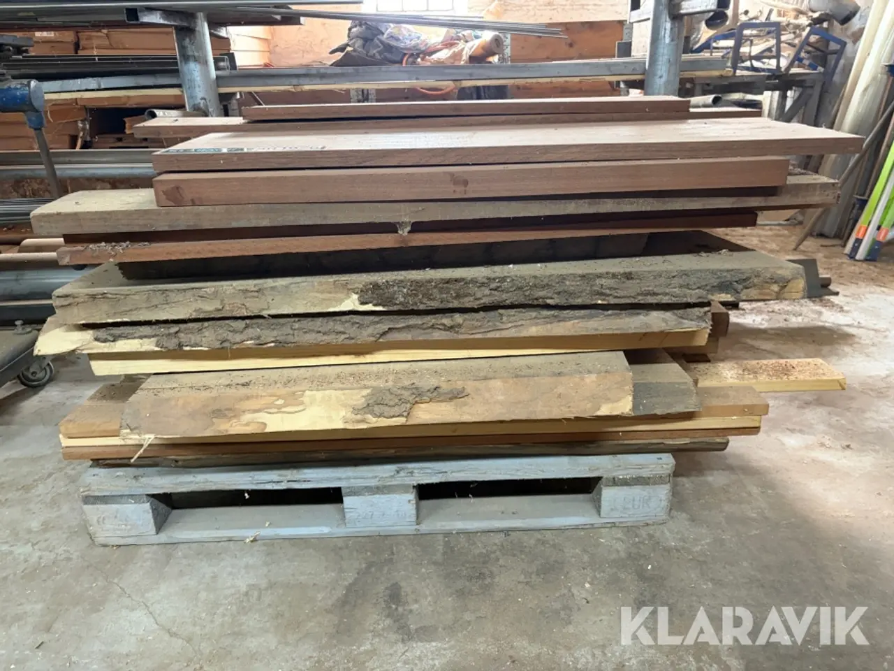 Billede 6 - Lot med blandede planker - Elm og Mahogni 1 palle