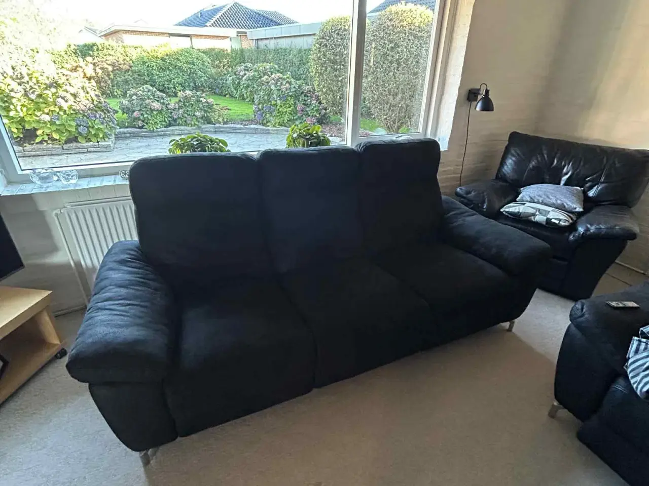 Billede 5 - Sofasæt i sort stof. Model Selesta / Bud modtages.