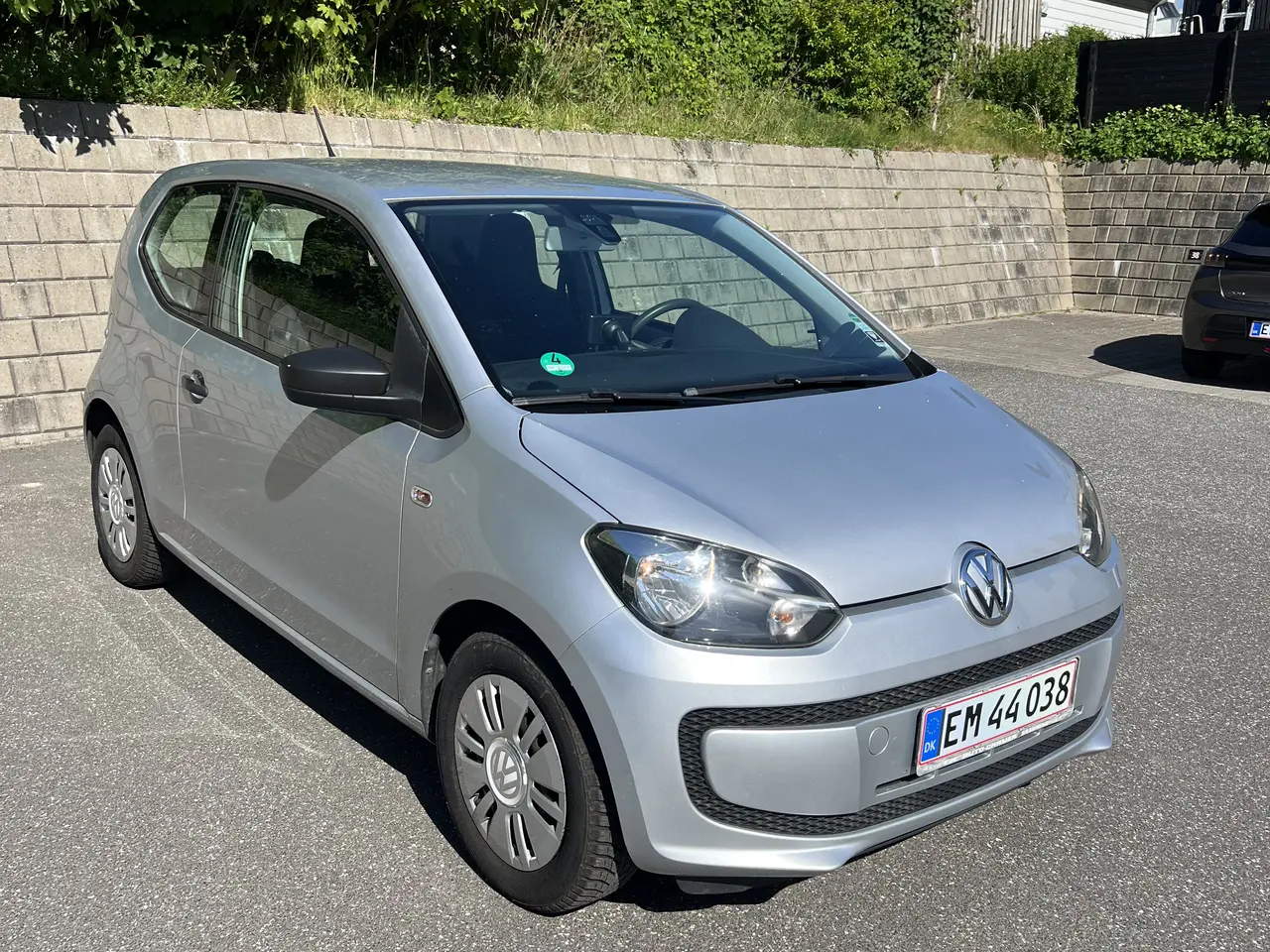 Billede 2 - VW Up! Næsten nysynet 