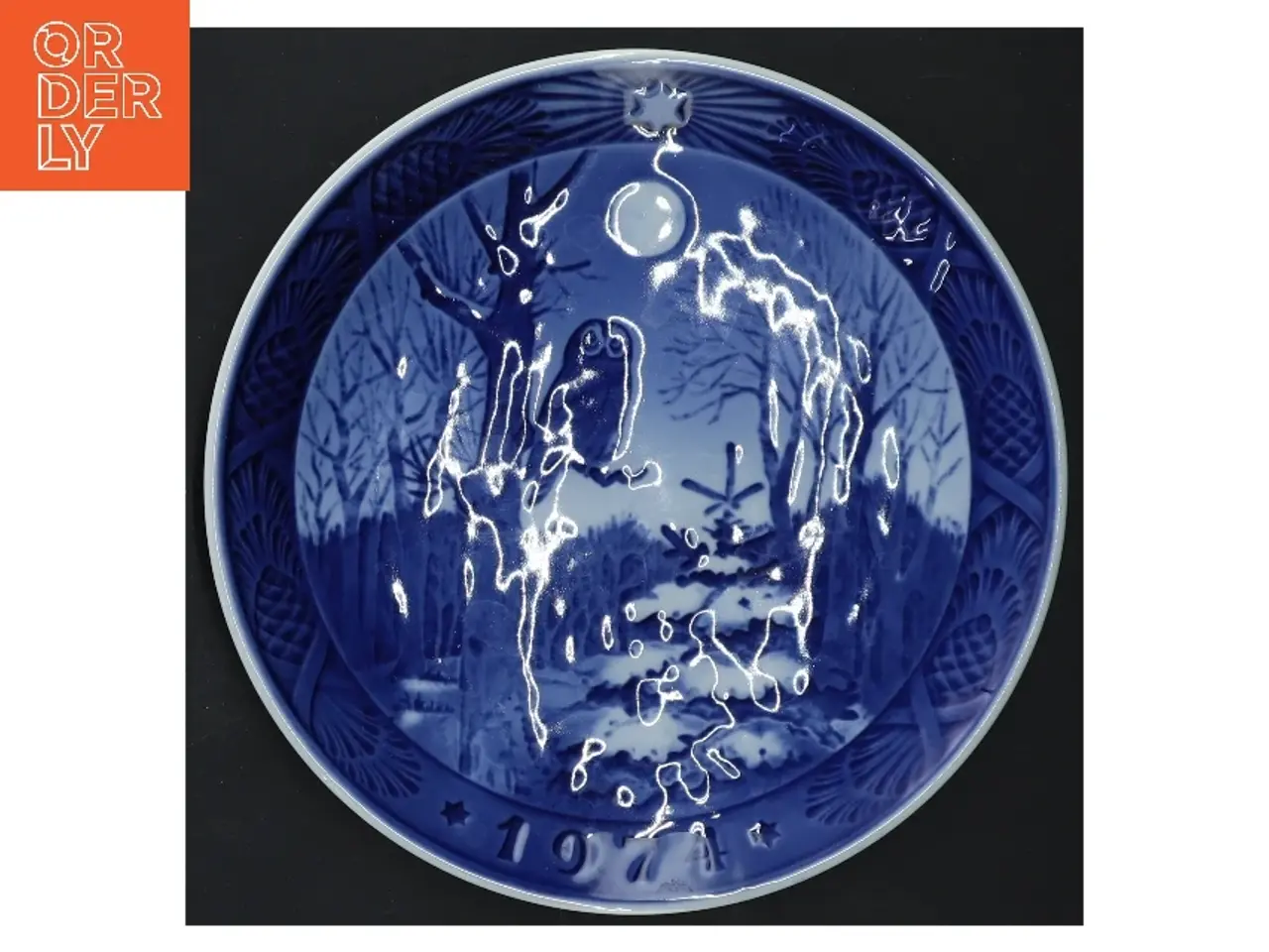 Billede 1 - Juleplatte 1974 fra Royal Copenhagen (str. Ø 18,5 cm)