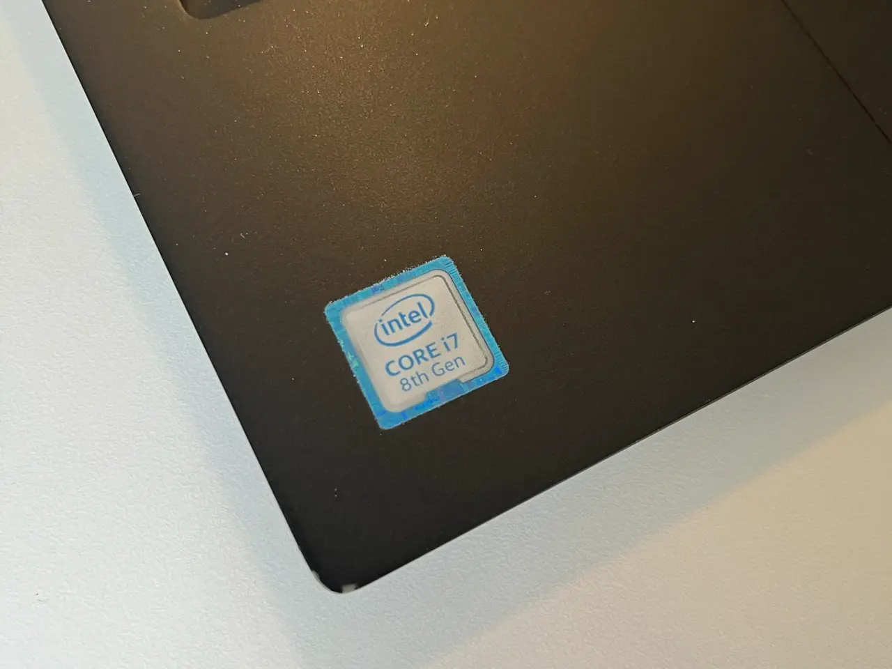 Billede 2 - Lenovo ThinkPad T490s med i7, 5G og Windows 11 Pro