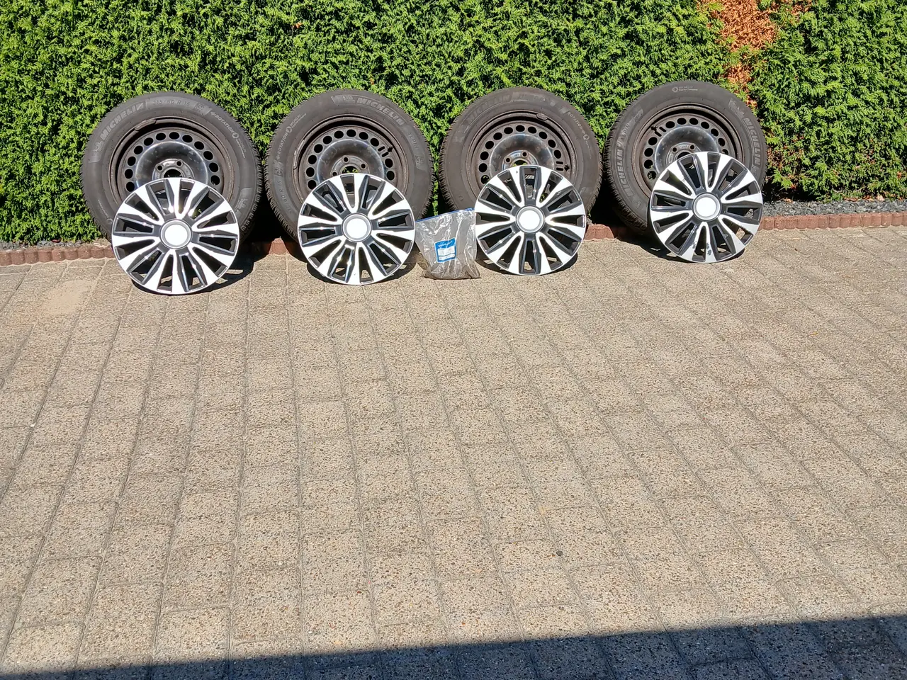 Billede 1 - 4 stk Michelin vinterdæk på stålfælger