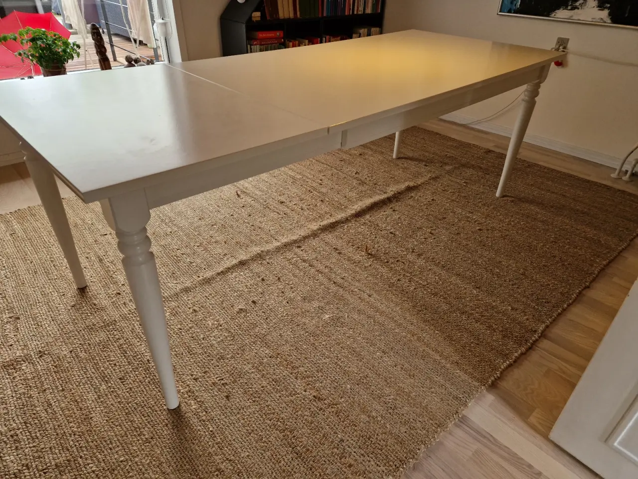 Billede 2 - Hvidlakeret spisebord