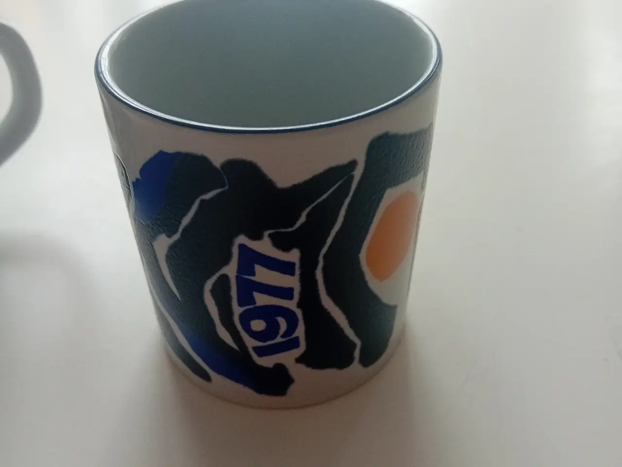 Billede 2 - 2 x årskrus 1977/1980