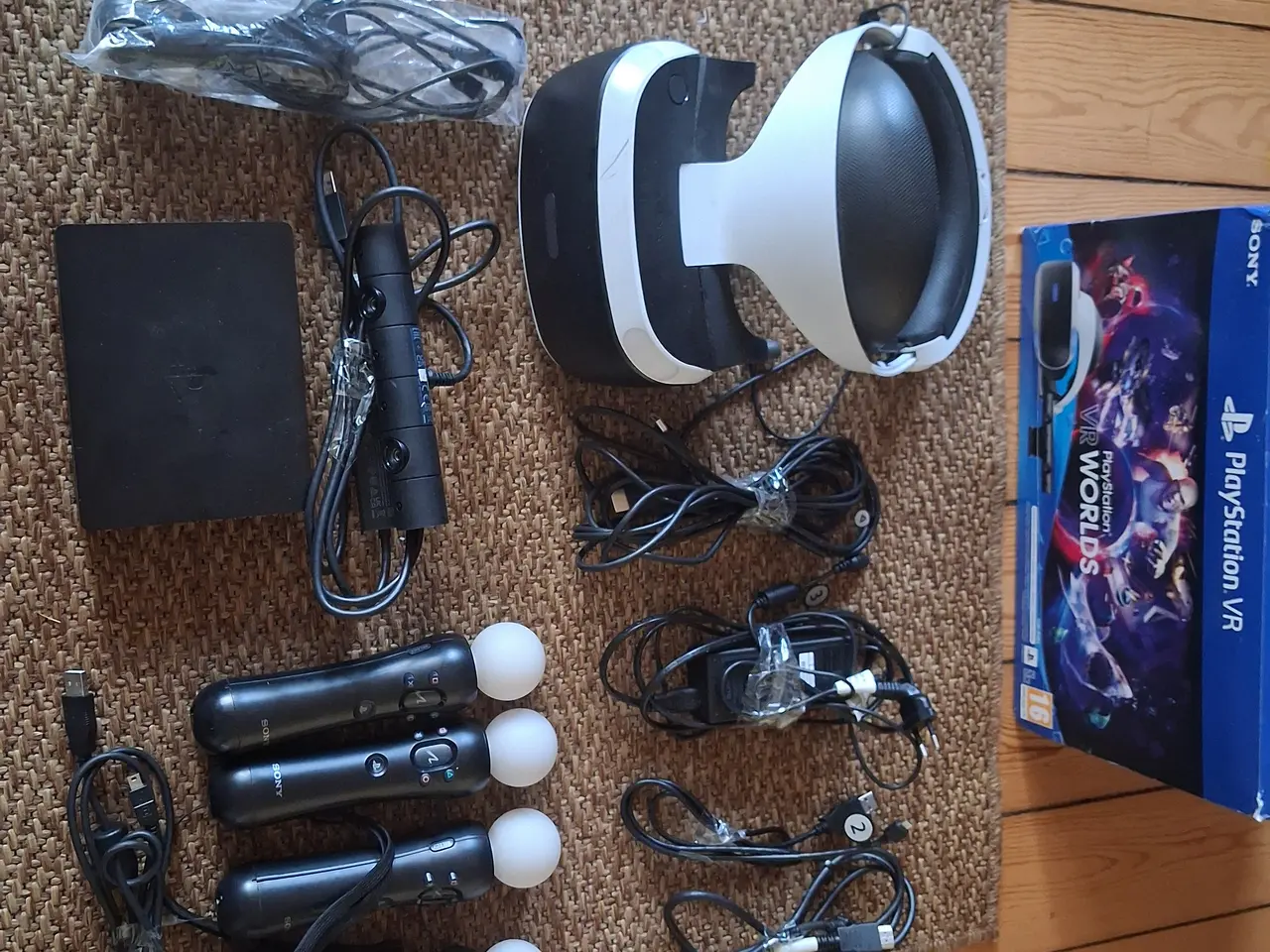 Billede 1 - Ps4 Vr headset med 4 move controllere, århus
