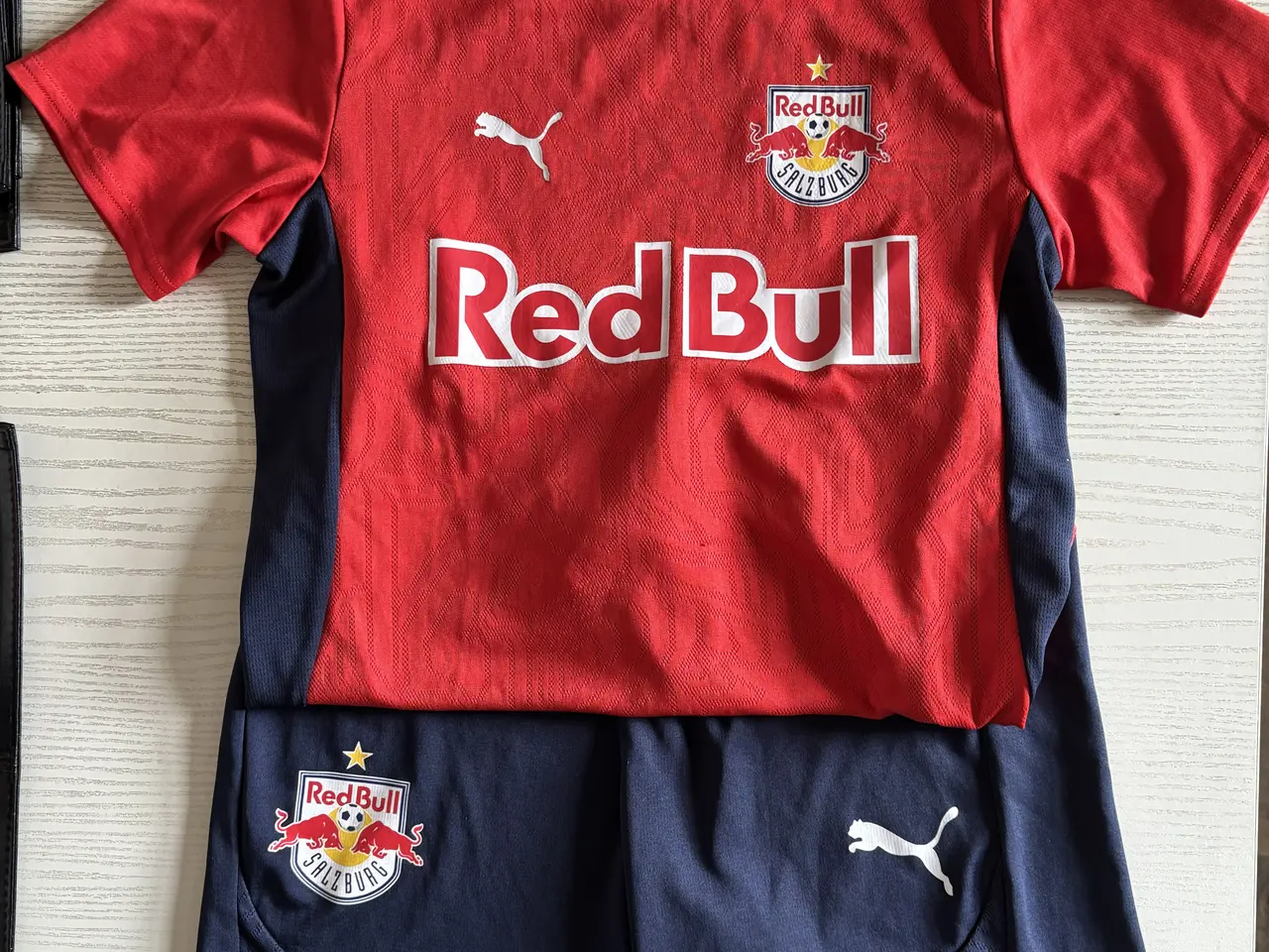 Billede 2 - Sportssæt, Bluse og shorts, Puma, FC Red Bull Sa